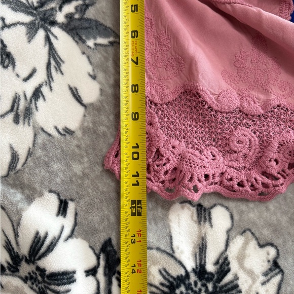 Democracy Mauve Lace Detail Blouse - Picture 8 of 8